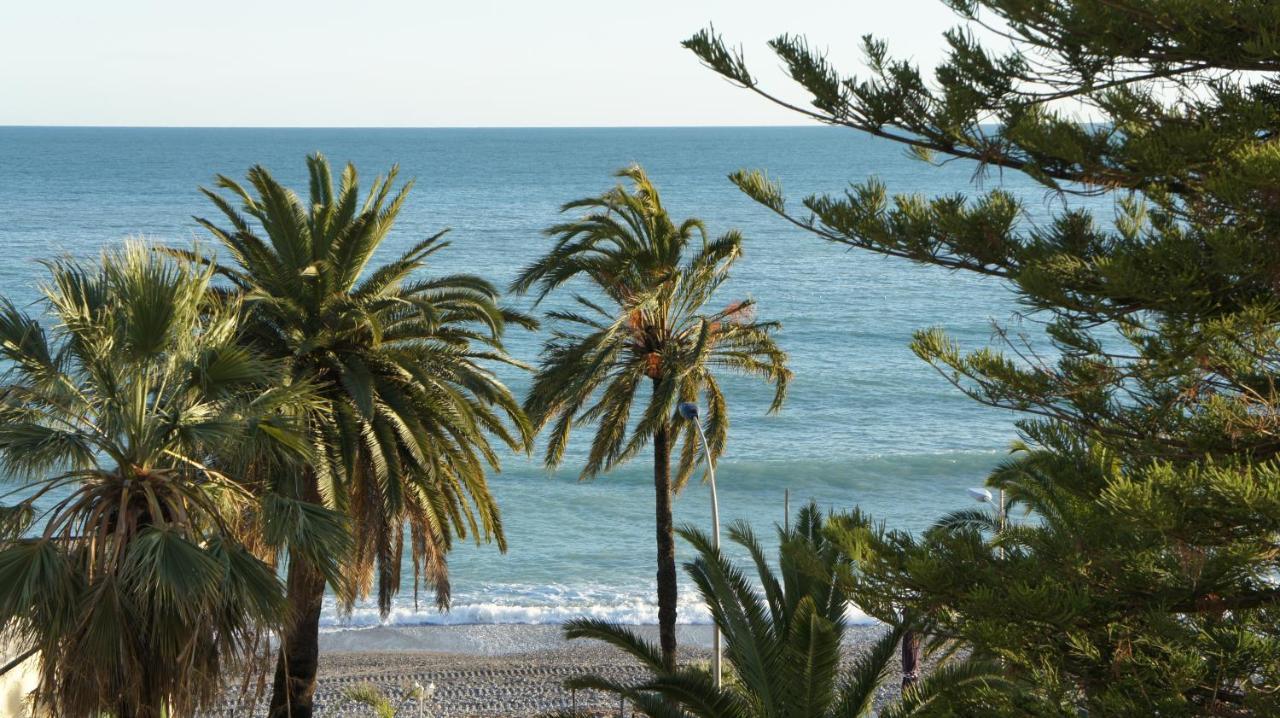 Regina Sur La Plage Menton Bagian luar foto